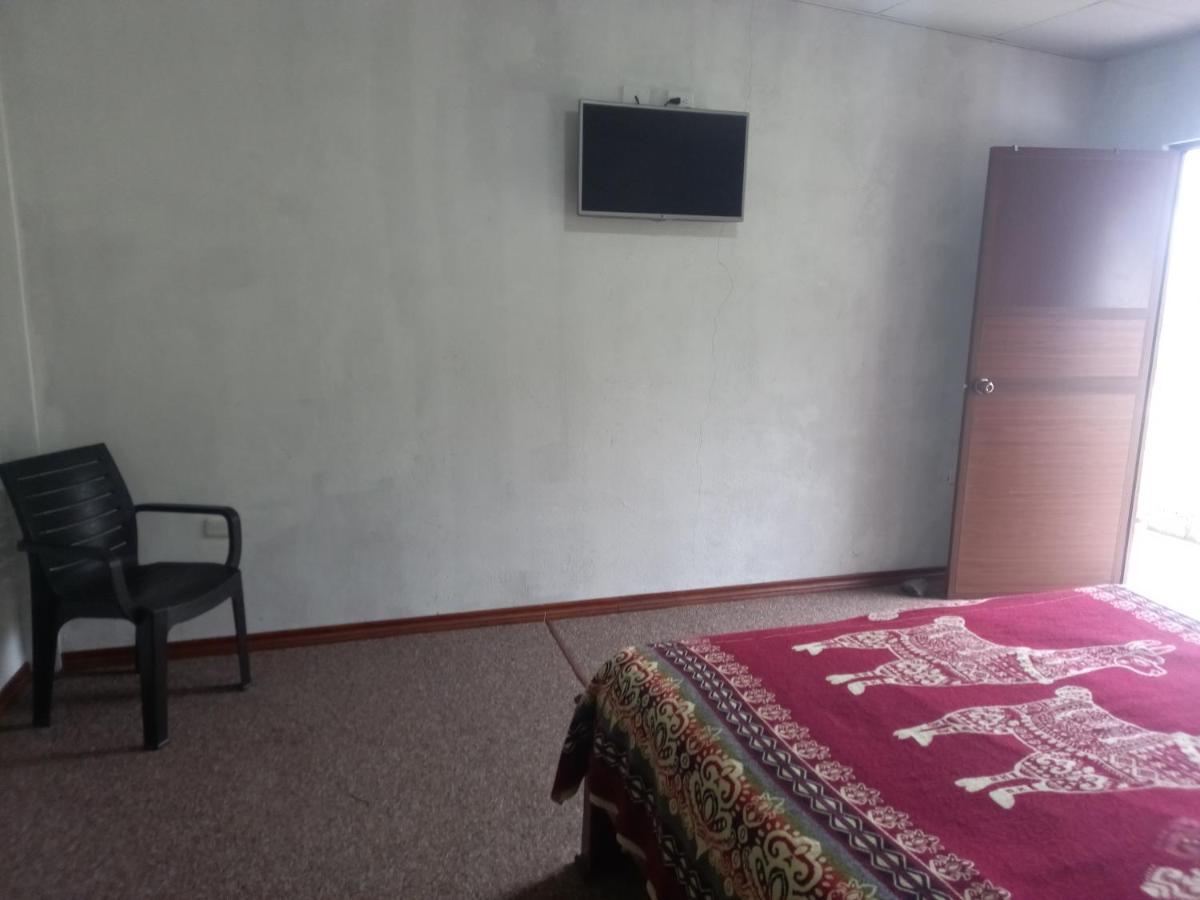 Montano Camping & Hostel Baños Exteriér fotografie