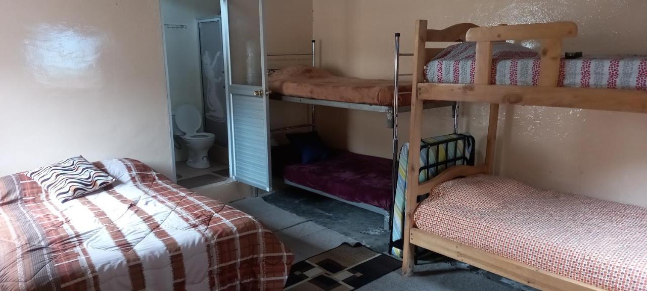 Montano Camping & Hostel Baños Exteriér fotografie